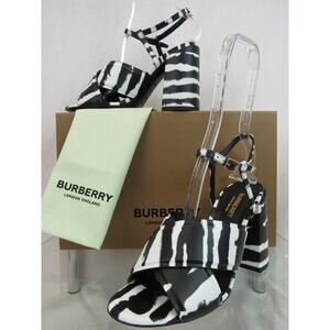 NIB BURBERRY CASTLEBAR BLACK WHITE LEATHER BUCKLE STRAP SANDAL PUMPS 40 ITALY